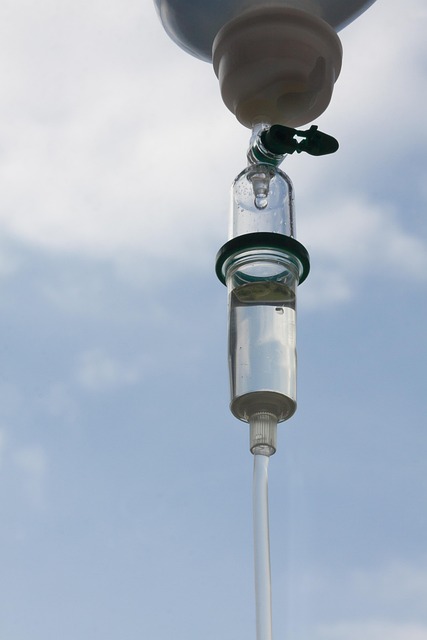 ** Antybiotyki w ciąży i cesarskie cięcie: Jak te czynniki wpływają na mikroflorę jelitową noworodka i jak im przeciwdziałać?